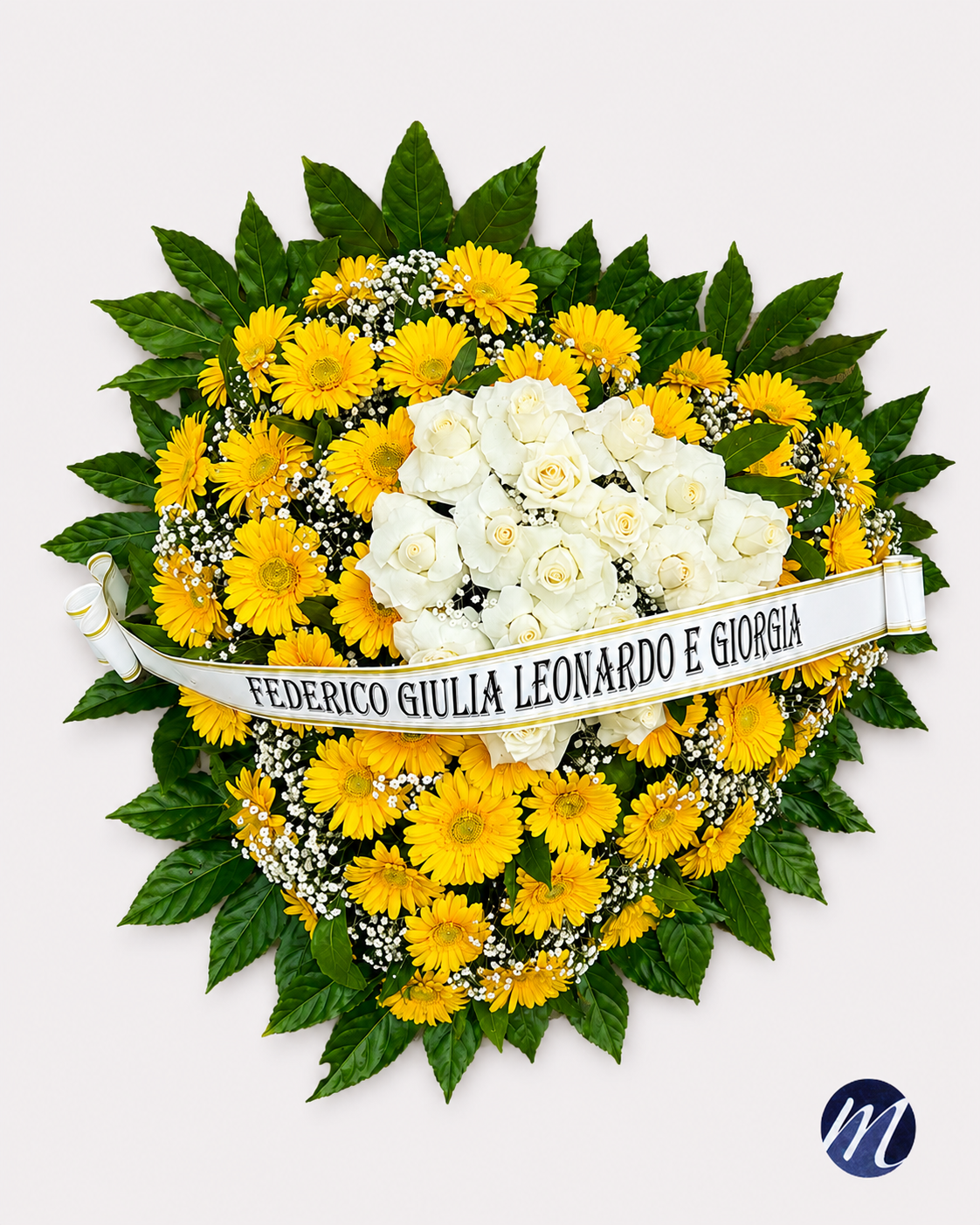 Cuore di gerbere gialle e rose bianche